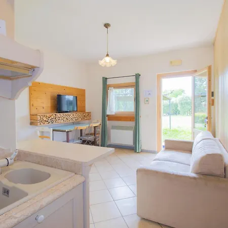 Breathtaking View And Pool, Prato Apartament