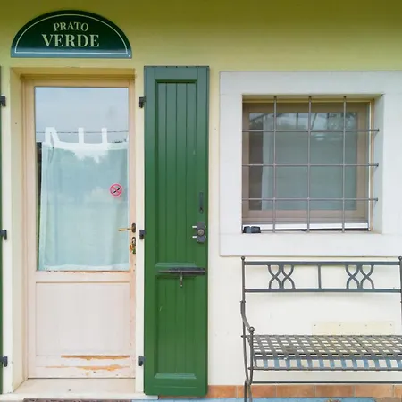 Breathtaking View And Pool, Prato Apartament Barcuzzi